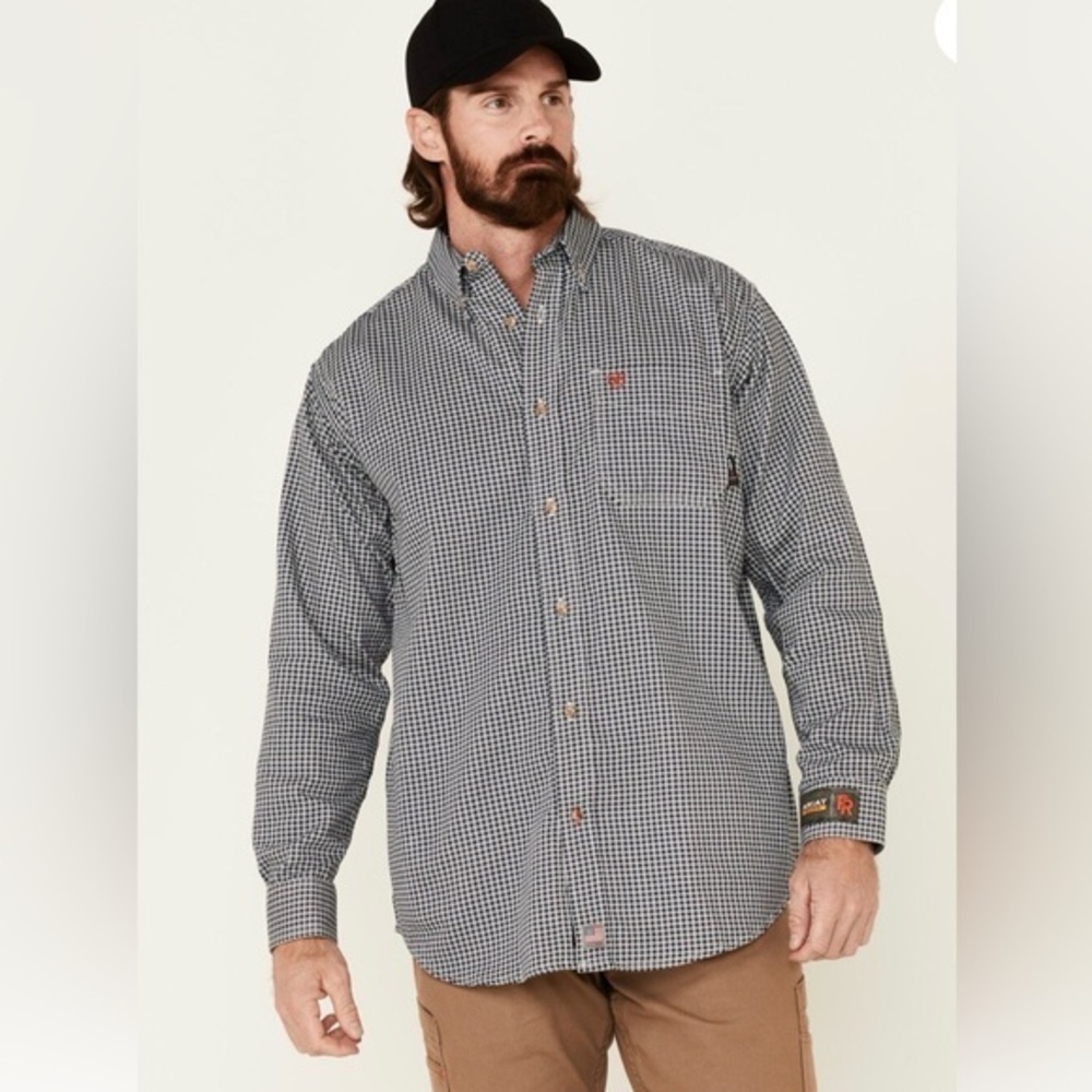 ARIAT MEN'S FR CHECK LONG SLEEVE WORK SHIRT NAVY SiZE XXL.